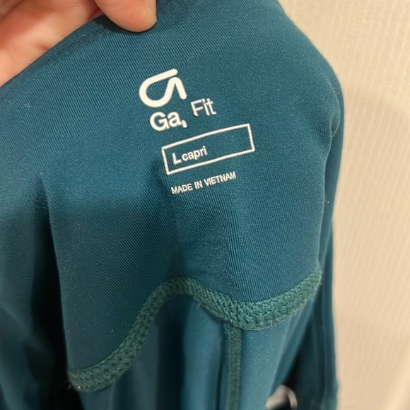 GAP Workout Capris Womens Teal Green Size Large - Picture 6 of 7